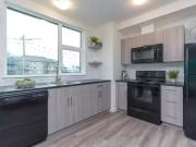 1 Bedroom + Den Peatt Commons 2