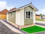 1 bedroom detached bungalow for rent in Featherstone...