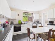 1 bedroom detached house for rent in Lucraft Road,...