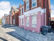 1 bedroom detached house for rent in Wolverton Road,...