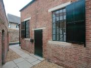 1 bedroom detached house to rent