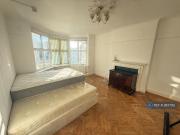 1 bedroom detached house to rent