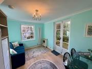 1 bedroom detached house to rent