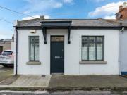 1 bedroom end of terrace house for sale in 48 Gulistan...