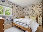 1 bedroom end of terrace house to rent