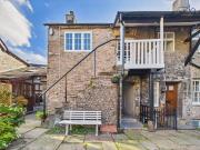 1 bedroom end of terrace house to rent