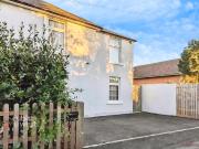 1 bedroom end of terrace house to rent