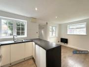 1 bedroom end of terrace house to rent