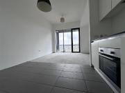 1 Bedroom Flat at Lake Shore Drive, Bristol