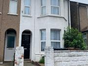 1 bedroom flat for rent in St. Awdrys Road, Barking,...