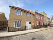 1 bedroom flat for rent in 3 Queningate Court,...