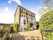 1 bedroom flat for rent in Alexandra Road, Kingston Upon...