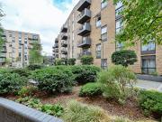 1 Bedroom Flat for Rent in Baldwin Court, Lyon Road |...