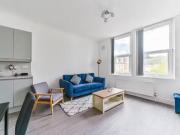 1 bedroom flat for rent in Birdhurst Road, South...