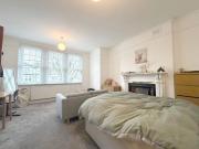 Studio flat for rent in Brondesbury Park, Willesden...