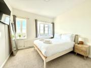 1 bedroom flat for rent in Carmel Court, Kings Drive,...