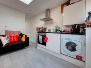 1 bedroom flat for rent in College Road, opposite CCCU, CT1