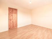 1 bedroom flat for rent in Courtlands Close, Watford,...