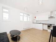 1 bedroom flat for rent in Crest Court, Hendon, London, NW4