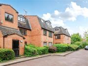 1 bedroom flat for rent in Gladbeck Way, Enfield, EN2