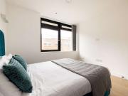 1 bedroom flat for rent in Golden Mile, London