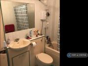 1 bedroom flat for rent in Heath Road, Hounslow, TW3