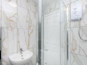 2 bedroom flat for rent in Heathfield Road, South...