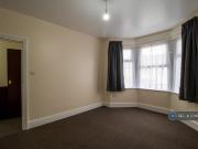 1 bedroom flat for rent in Hickling Road, Ilford, IG1