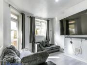 1 Bedroom Flat For Rent In Lakeview Road, London