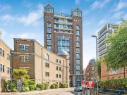 1 bedroom flat for rent in Plantation Wharf, Battersea, SW11