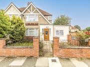1 bedroom flat for rent in Runnymede Road, Whitton, TW2