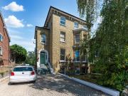1 bedroom flat for rent in Surbiton Hill Park, Surbiton, KT5