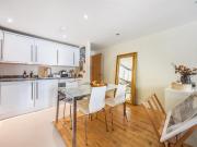 1 bedroom flat for rent in Tower Bridge Road, London, SE1
