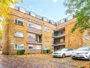 1 bedroom flat for rent in Waverley Road, Enfield, EN2