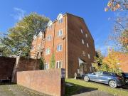 1 bedroom ground flat for sale