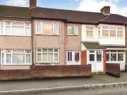 1 bedroom Flat for sale, Fourth Avenue, Romford, RM7...