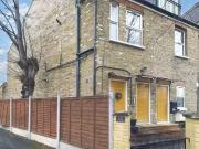1 bedroom Flat for sale, Hartley Road, Bushwood, E11...