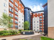 1 bedroom flat for sale in Aspects Court, Slough, SL1