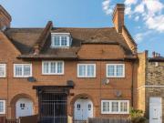 1 Bedroom Flat For Sale In East Putney