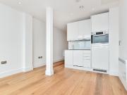 1 bedroom flat for sale in Slough, Berkshire, SL1