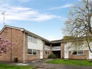 1 Bedroom Flat For Sale In Woking, Surrey