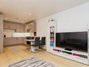 1 bedroom flat for sale in Woodford Road, Watford, WD17