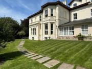 1 Bedroom Flat in a Beautiful Building