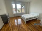 1 bedroom flat share for rent in Emmanuel House, Cr2...