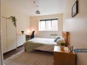1 bedroom flat share to rent