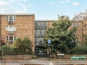 1 Bedroom Flat to Rent in Carrick Court Kennington Park...