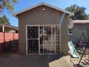 1 Bedroom flat to rent in Gardeniapark, Bloemfontein