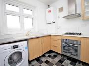 1 bedroom flat to rent in Hounslow, TW3 36112084 on