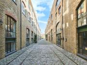 1 bedroom flat to rent in Luxury Burrells Wharf