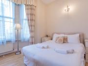 1 Bedroom Flat West Kensington Long & Short Stay